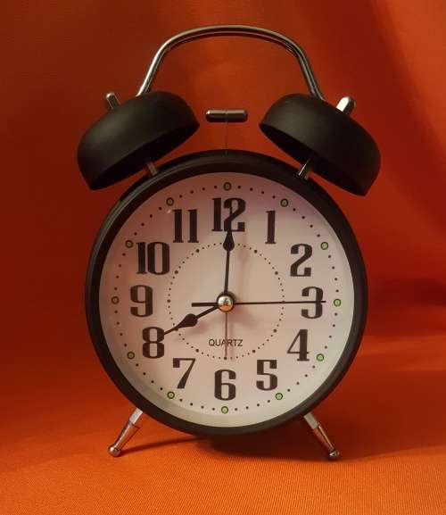 BLACK RETRO LOOK ALIKE   CLOCK