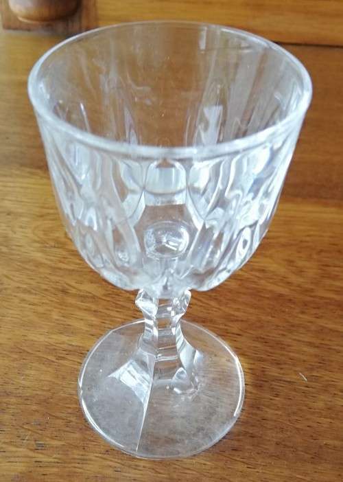 ROYAL CRYSTAL ROCK SHERRY GLASSES