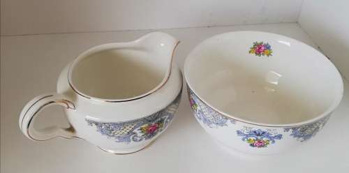 Set of John Maddock and Sons - Vitreous - Milk jug and bowl