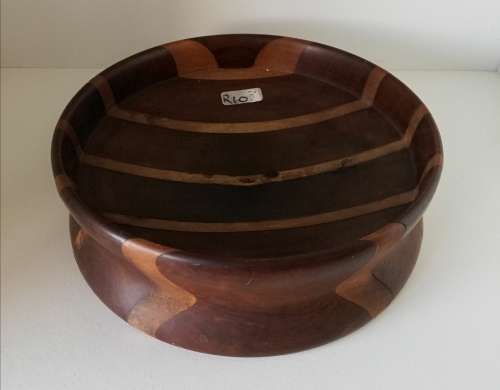 Round wooden bowl