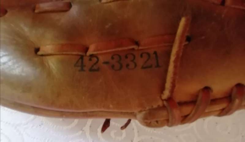 BASEBALL GLOVE - BOB GIBSON