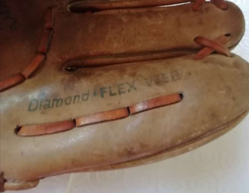 BASEBALL GLOVE - BOB GIBSON
