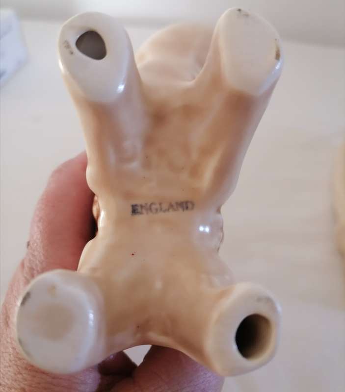 Pair of Sylvac Scaredy Cat Figurines