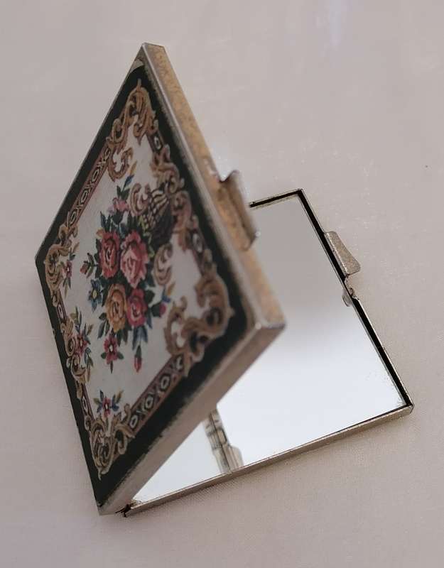 Compact Mirror