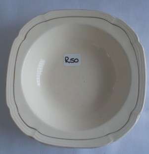 Beautiful Vintage Alfred Meakin Dessert Bowls.