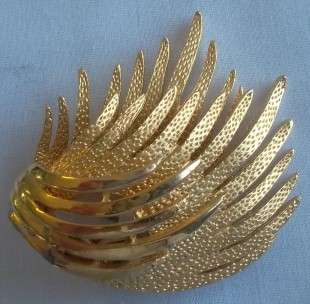 Beautiful Gold colour Brooch (Coro)