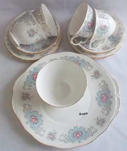 Beautiful Vintage Queen Anne Tea set.