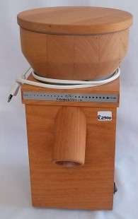 Komo Fidibus Medium Grain Mill.