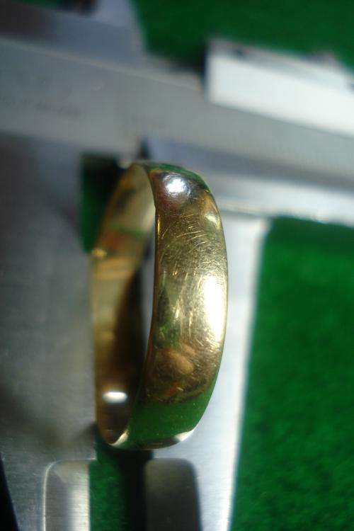 9ct gold solid band
