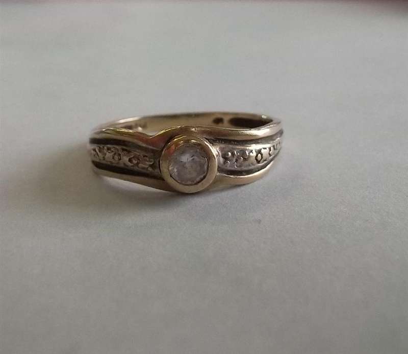 9ct Gold  Ring