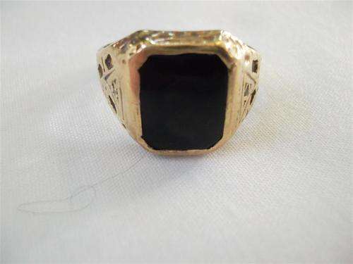 Amazing 9ct Gold Black Onyx Ring