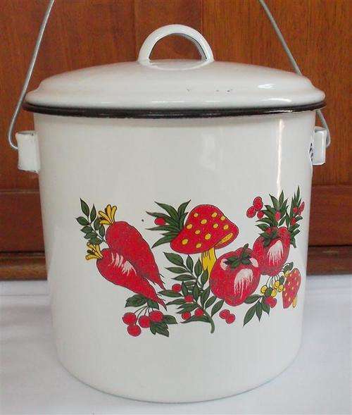 Collectable White Enamel Billy Can