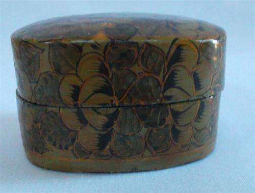 Vintage Paper Mache Trinklet Box