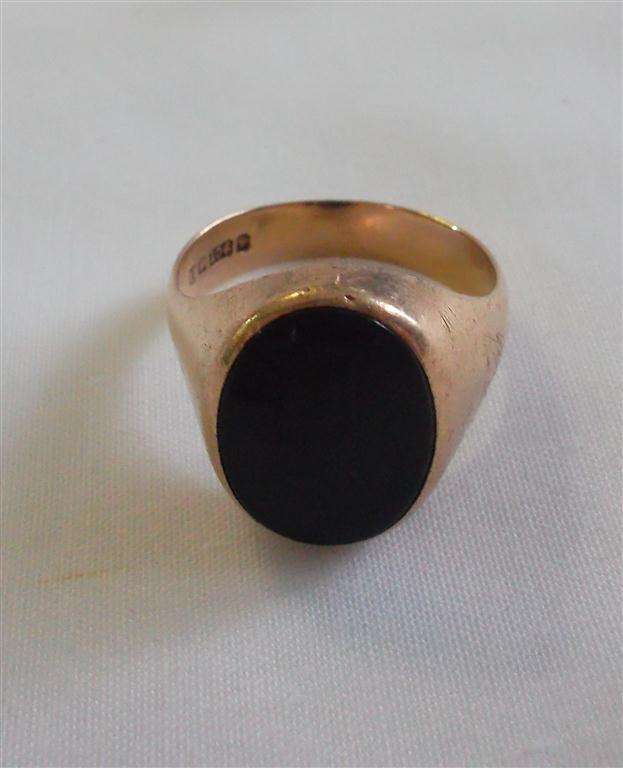9ct Gold Onyx  Ring