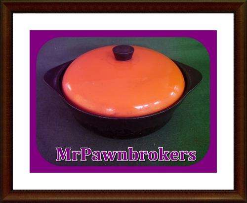 Round  Cast Iron / Enamel Pot