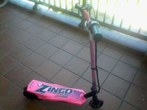 ZINGO X100, ELECTRIC SCOOTER RIDE-ON, PINK, LIKE NEW, VERY GOOD CONDITION, ONLY DRIVEN A FEW TIMES