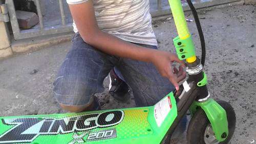 BIG TEVO X200 200WATT,POWERFULL BIG ELECTRIC SCOOTER, GOOD COND, WITH CHARGER, 2 BATTERY, 24V SYSTEM