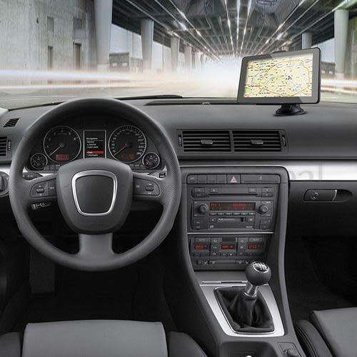 7 inch GPS Navigator w South African iGo Maps Built In, with 12v power socket car adapter, and mount