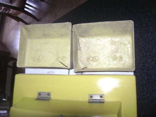 LARGE CARP KING MK 3, FISHING BAIT BOAT, GOOD CONDITION, BATTERIES, CHARGER, REMOTE, READY TO RUN.