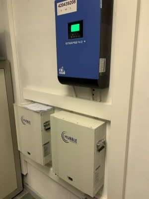 SYNAPSE 5000VA INVERTER, PURE SINEWAVE, 48V, 60A MPPT SOLAR CHARGER, VERY GOOD CONDITION