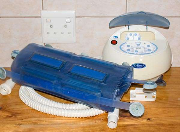 Medizone Bubble spa Elite Ozone system in great working condition, with mat, pipes with all acc.