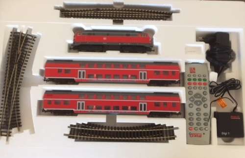 German Model Train - Digital Double Starter Set incl. some buildings.