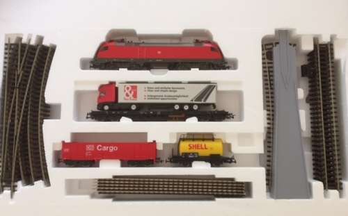 German Model Train - Digital Double Starter Set incl. some buildings.