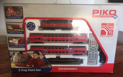 German Model Train - Digital Double Starter Set incl. some buildings.