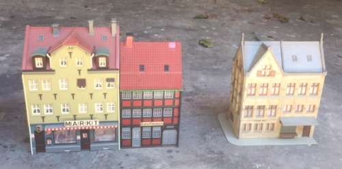 German Model Train - Digital Double Starter Set incl. some buildings.