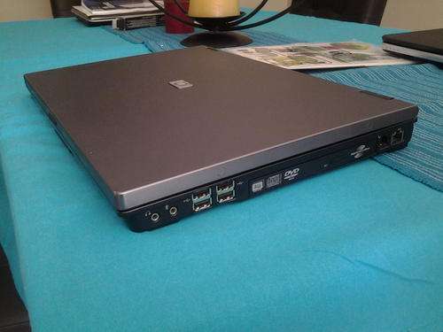 17 Iinch Monster HP 8710p , Win7 , Dedicated Graphics... Bargain !!!