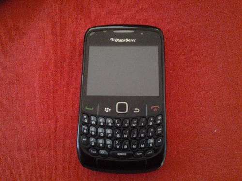 Blackberry 8520 EXCELLENT CONDITION incl all accessories