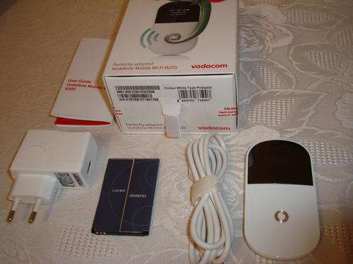 VODACOM MOBILE WI-FI MODEM - MODEL: R205 AS NEWW