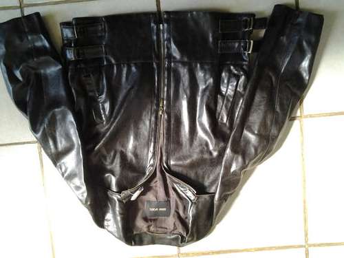 Pre owned Berri sports leather jacket Size medium Postage R75