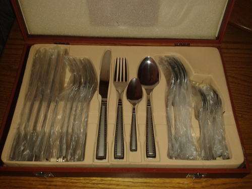 Brand New - 24pcs stainless steel cutlery set