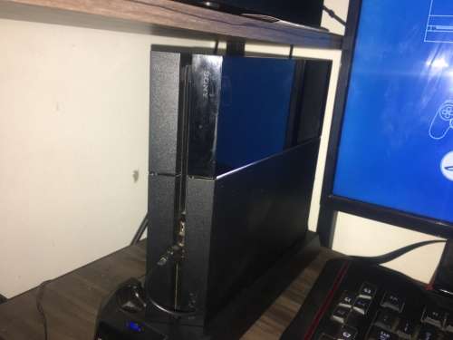 PS4 500Gb Console + 2 Controllers + 9 Triple A Games + Vertical Cooling Stand