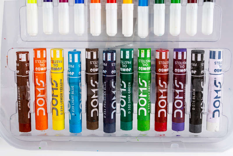 Doms Art Apps Nxt Kit With Plastic Carry Case