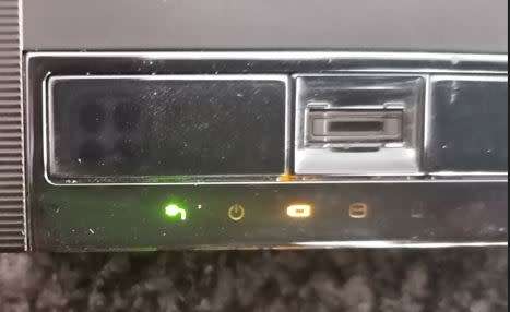 Toshiba Tecra Core i7 vPro R850- F418, 8GB RAM & 500GB HDD - Original charger and docking station