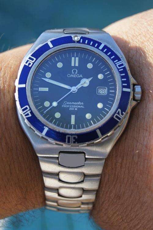 OMEGA SEAMASTER 200m GENTS  MINT     NO RESERVES