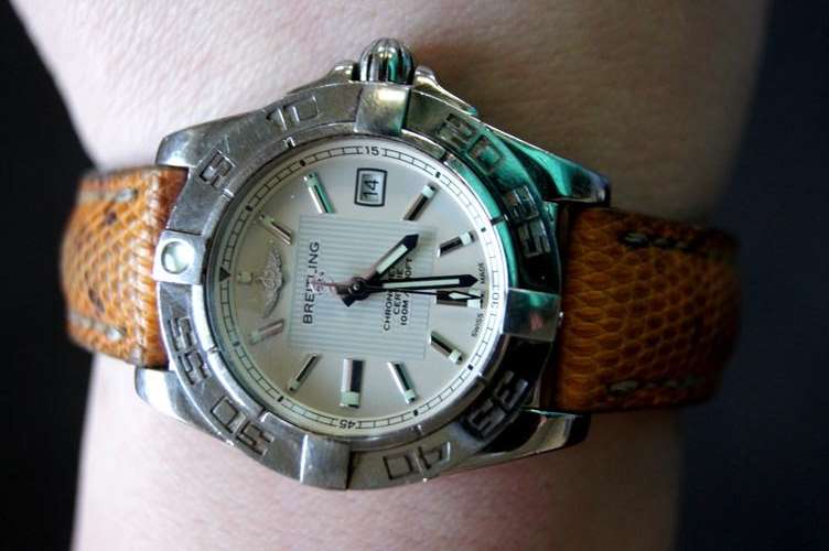 ORIGINAL BREITLING 1884 CHRONOMETRE CERTIFIE, PEARL DAIL , LADIES WATCH