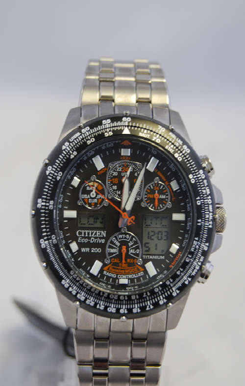 CITIZEN ECO-DRIVE RADIO CONTROLLED WATCH **R1 AUCTION**