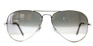 RAY BAN CLASSIC AVIATORS IN SILVER