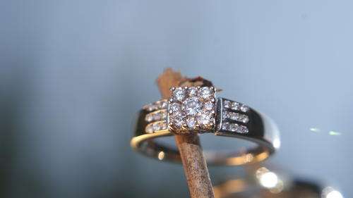 WHITE GOLD 18K LADIES RING 33 BRILLIANT CUT DIAMONDS #NO RESERVES#