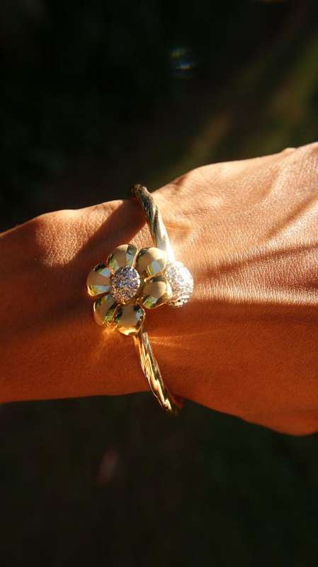 SOLID GOLD NECKLACE and MATCHING BRACELET SET @@ NO RESERVES@@ GENUINE AUCTION