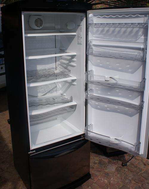 WHIRLPOOL REFRIGERATOR  356L     NO RESERVES