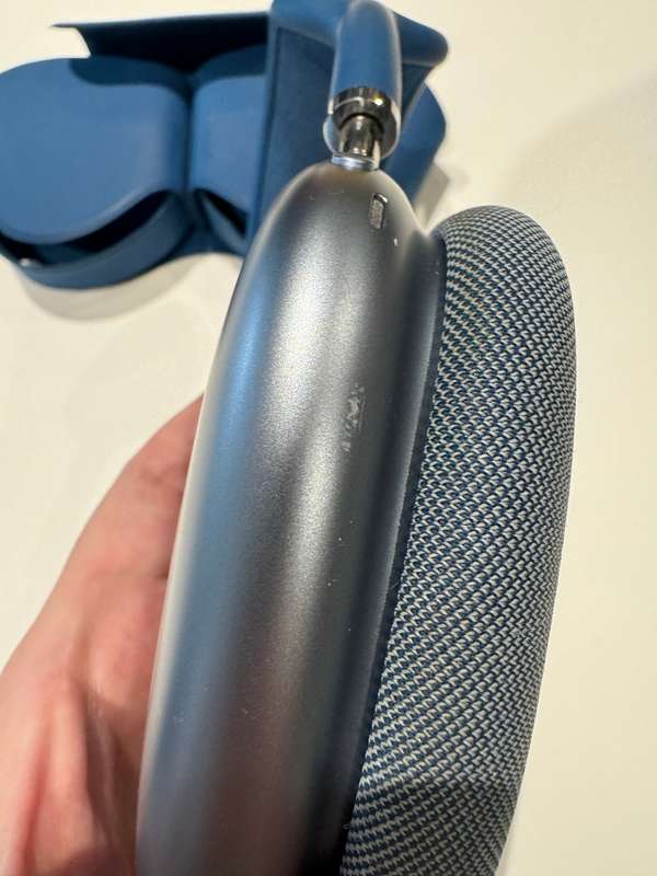 Blue AirMax Pro, with original case and charging cable