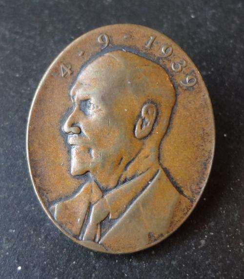 Jan Smuts 4.9.1939 Election button hole badge
