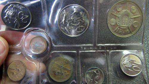 1974 Mint/UNC set - 'Commemorative 50yrs SA coins' silver R1 coin
