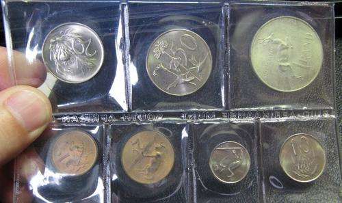 1967A SA Mint/UNC set - Verwoerd silver R1 coin