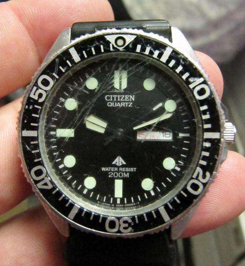 CITIZEN Promaster, Day/Date, (Ref.2502) 200m Divers Quartz mens watch - Working