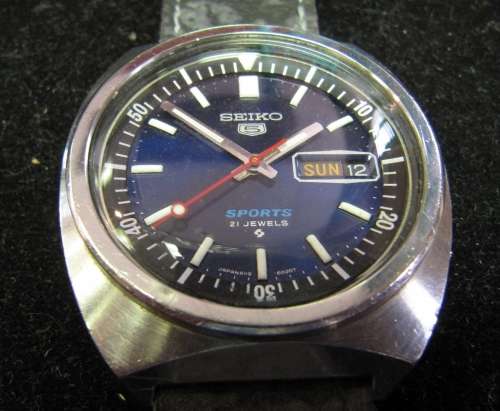 Vintage SEIKO 5 Sports, 21 Jewels, Automatic mens watch